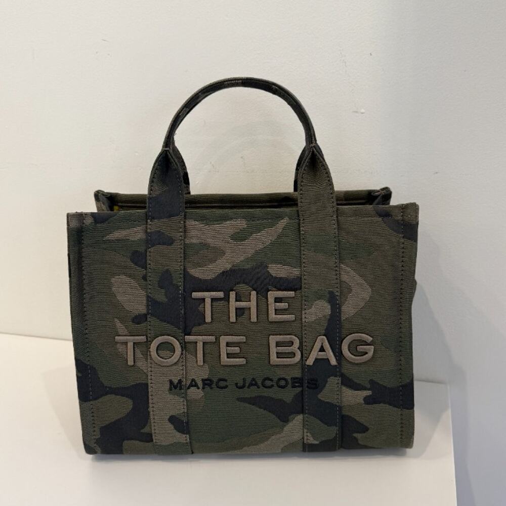 Limited‼️Marc Jacobs The Camo Jacquard Medium Tote Bag 2S4HTT002H03 $325 - Picture 2 of 12